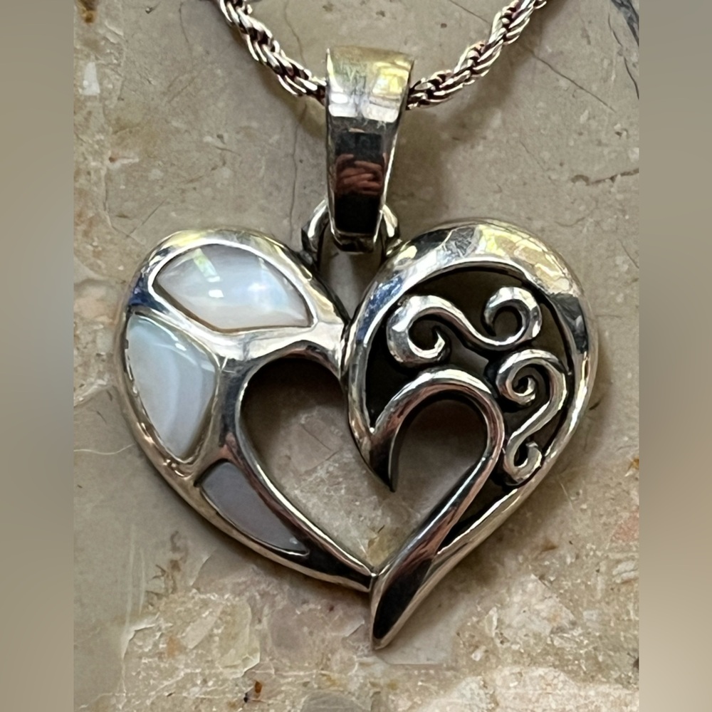925 Sterling Silver & Mother of Pearl Free Form Heart Pendant 2mm 925 Rope Chain